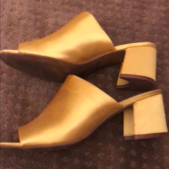 H&M yellow silk mules - Picture 7 of 8